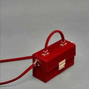 Rigid corduroy minaudiere